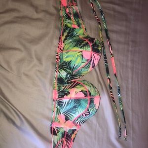 Strapless Swimsuit top with attachable straps